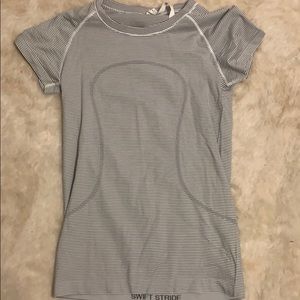 Lululemon short sleeve top